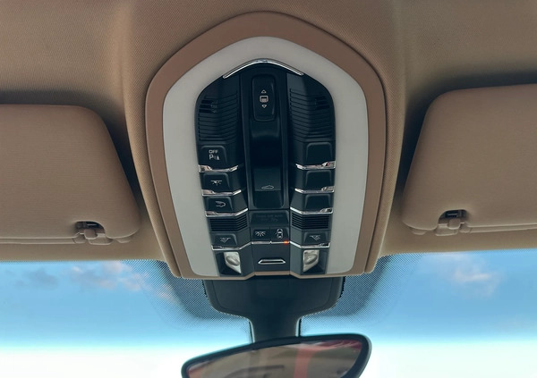 Porsche Cayenne cena 135900 przebieg: 139500, rok produkcji 2012 z Rzeszów małe 781
